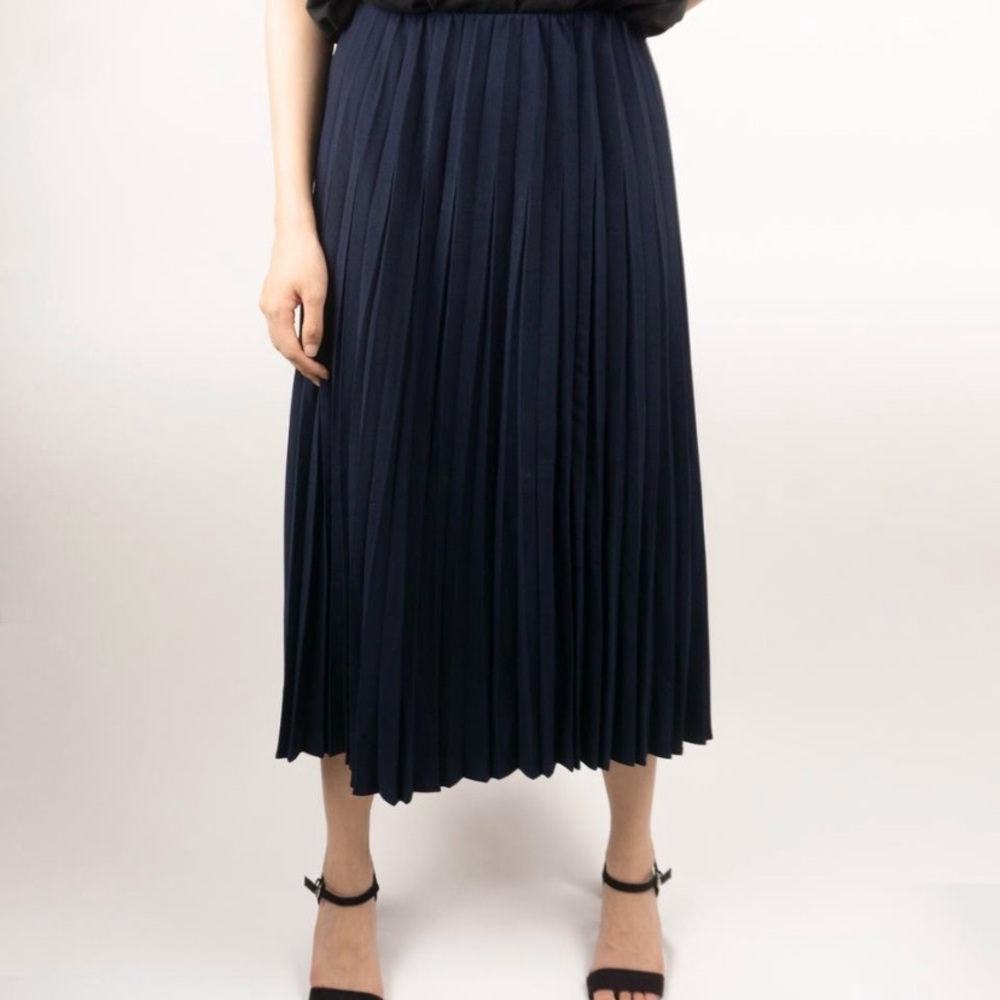 Uniqlo Navy Blue Pleated Skirt